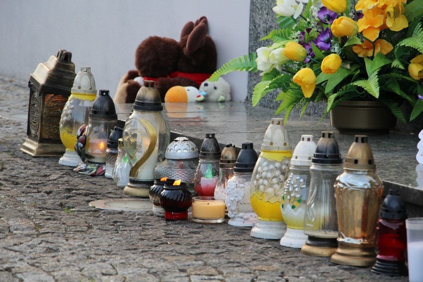 Modlitwa za Alfiego Evansa w Białymstoku. Białostoczanie odmówili różaniec w intencji chłopca (zdjęcia, wideo)