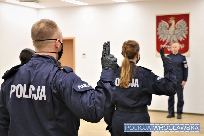36 nowych policjantów na Dolnym Śląsku. Tylko w tym roku służbę zaczęło już 500 osób!