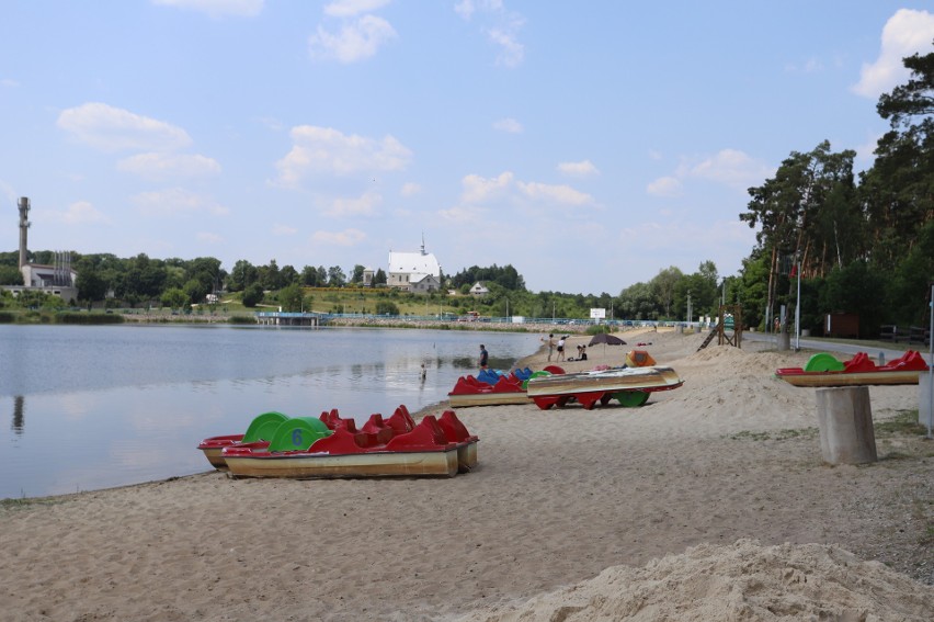 Sezon kąpielowy nad zalewem w Morawicy rusza w sobotę, 24 czerwca. Jakie atrakcje czekają na plażowiczów?
