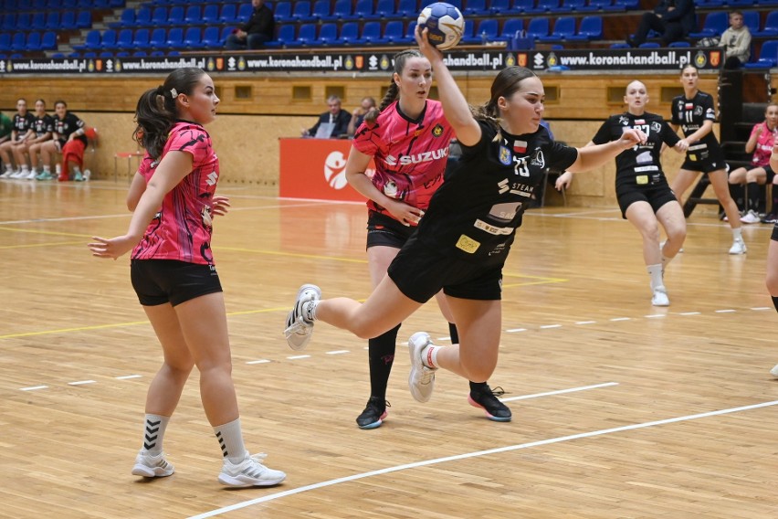Dobra passa podtrzymana. Suzuki Korona Handball Kielce zalicza kolejne zwycięstwo w Lidze Centralnej piłkarek ręcznych. Zobacz zdjęcia