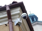 Rozbudowa ulicznego monitoringu w Lublinie o 14 kamer z kłopotami. Ale i tak „wielki brat” widzi nas wszędzie: na ulicy, w parku i autobusie