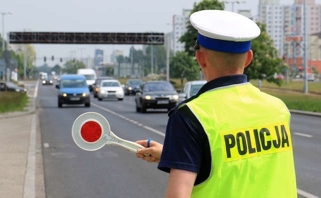 Od nowego roku policjanci mają karać łamiących przepisy kierowców według nowego taryfikatora