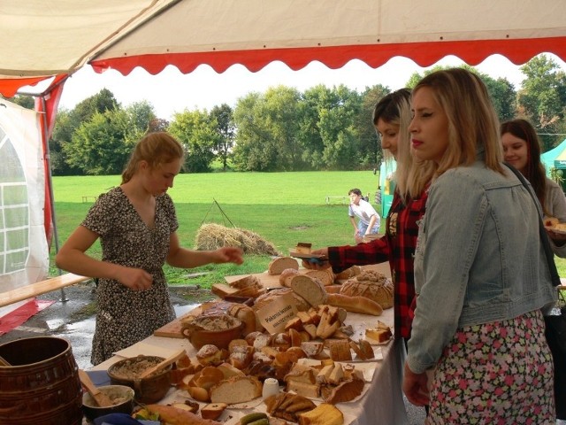 Podczas mokoszyńskich dożynek będzie degustacja chleba z lokalnych piekarni.