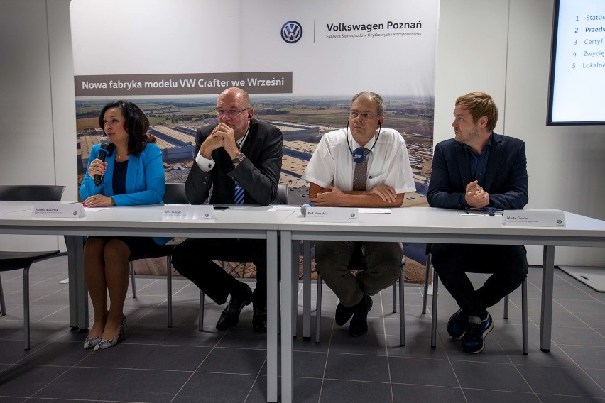 Zarząd VW Poznań i dyrektor zakładu Crafter podczas...