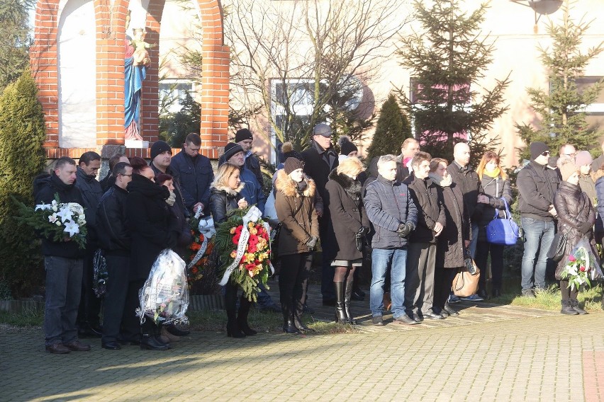 Pogrzeb kierowcy, który zginął w zamachu w Berlinie. Łukasza Urbana żegna ponad tysiąc osób