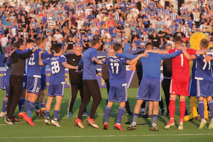 Ruch Chorzów - GKS Katowice 1:0. Tak cieszyli się kibice i piłkarze Niebieskich ZDJĘCIA