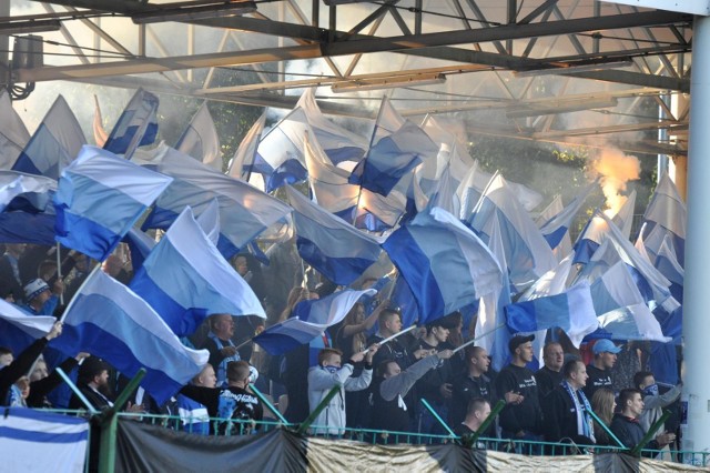 29.09.2018 krakowul. ptaszyckiego - suche stawy - stadion klubu hutnik krakow - pilka nozna - iii liga grupa iv - mecz hutnik krakow - stal rzeszown/z trybuna, kibice hutnikafot. andrzej wisniewski / polskapresse / dziennik polski