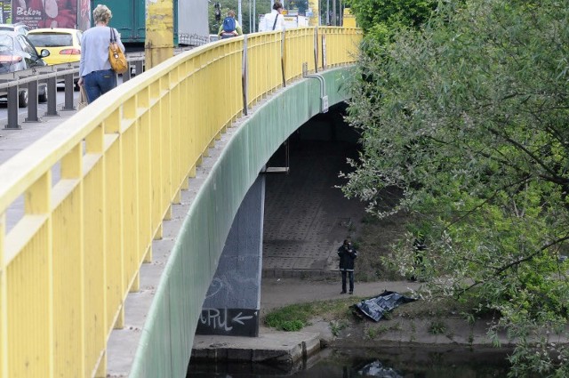 Ciało mężczyzny wyłowiono w okolicach Mostu Pomorskiego