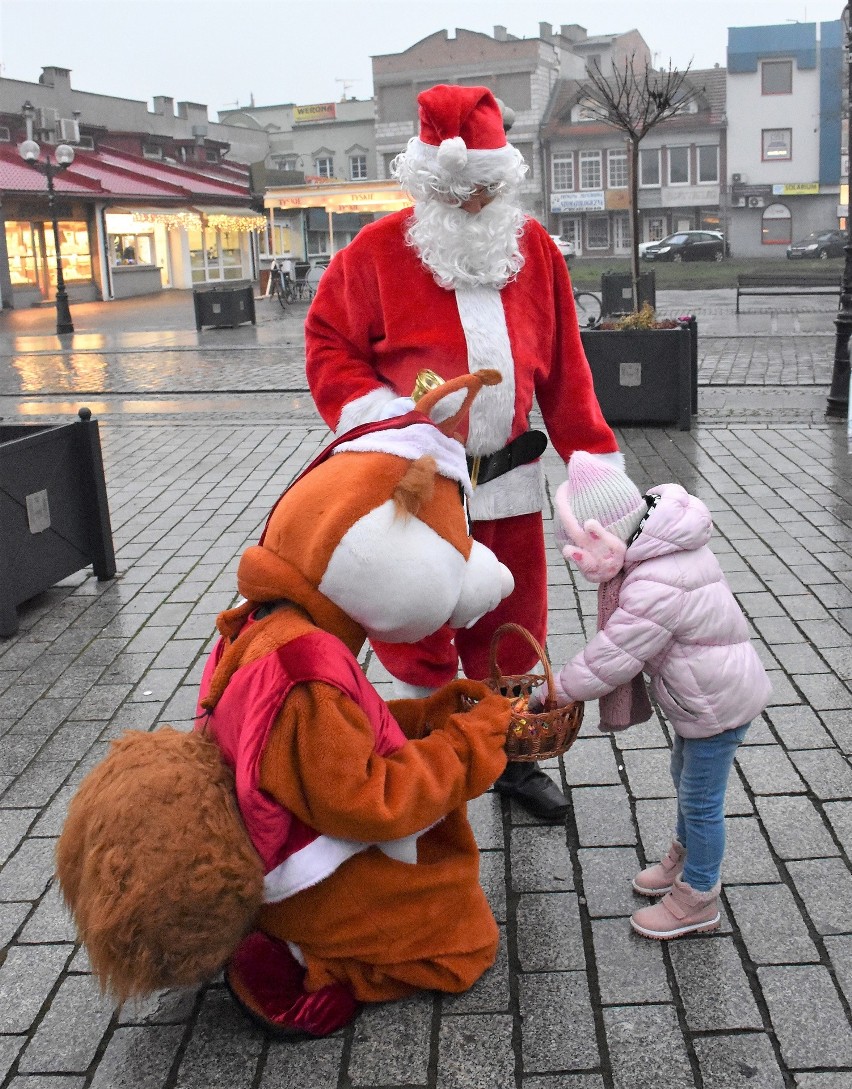 6 grudnia na Rynku w Inowrocławiu z dziećmi spotkali się...