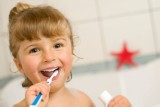 Czy rodzice wiedzą, jak dbać o zęby swoich dzieci?