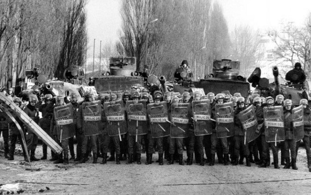 Aby władza nie popsuła Polski. Oświadczenie Stowarzyszenia "Godność" w 42. rocznicę wprowadzenia stanu wojennego w Polsce