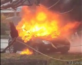 Pożar samochodu w Opolu. Na ul. Braci Kowalczyków doszczętnie spłonął ford focus