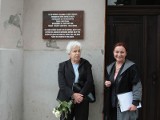 Ukradziono tablicę upamiętniającą żydowskiego  filantropa w Słupsku