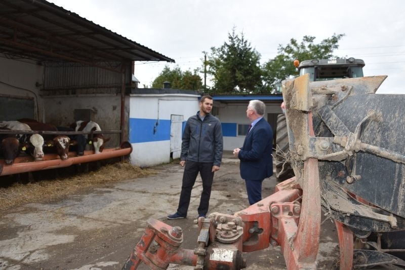 Mateusz Staachowiak podczas rozmowy z Ryszardem Kamińskim,...