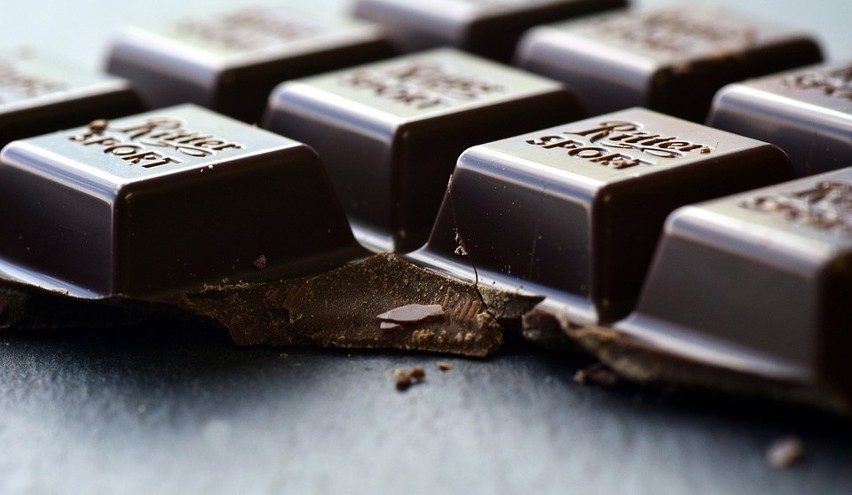 Regularne spożywanie gorzkiej czekolady korzystnie wpływa na...