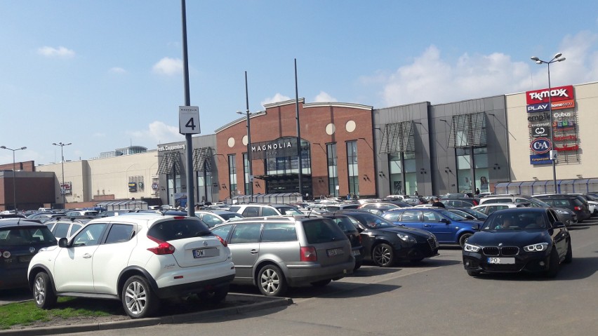 Zakupowe szaleństwo we Wrocławiu. Tłumy w centrach handlowych (ZDJĘCIA)