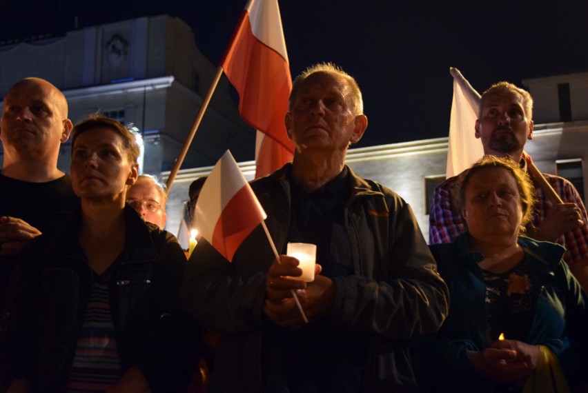 Kolejny "Łańcuch światła" w Lublinie. Protestowało około tysiąca osób [ZDJĘCIA]