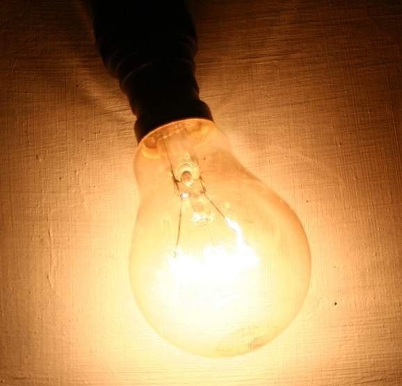 Jak oszczędzać prąd w domu