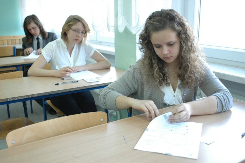 Egzamin gimnazjalny 2012 w "Jedynce" w Opolu. Dzień...