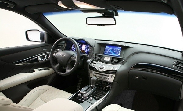 Infiniti M30 w wersji z dieslem 