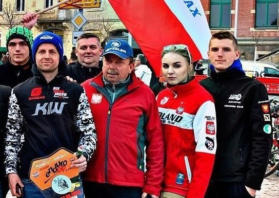 W środę wybory zarządu w KTM Novi Korona Kielce. Prezesem klubu jest Ryszard Bracik (trzeci z prawej).