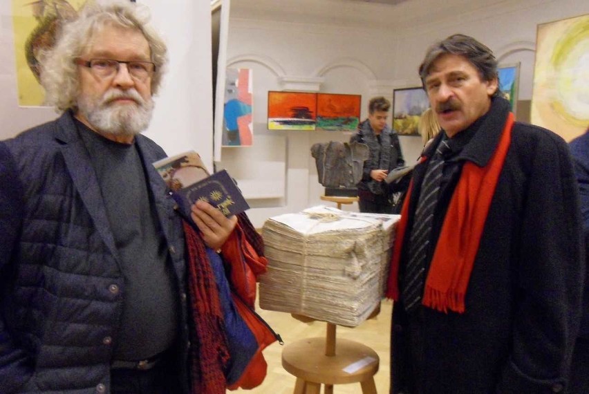 Od lewej - Wiesław Jelonek i Jacek Szpak podczas wystawy...
