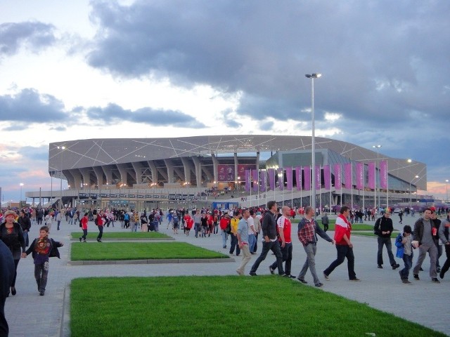 Stadion we Lwowie największe wrażenie robi w środku. Na zewnątrz na kolana nie rzuca