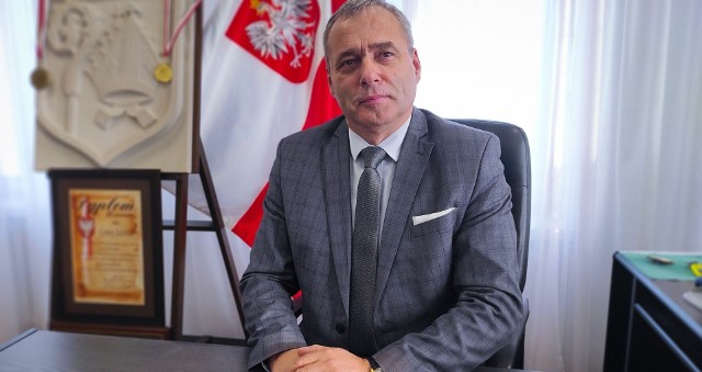 Burmistrz Gminy Jastrząb Andrzej Bracha wyjaśnia sprawę rzekomo planowanej budowy składowiska materiałów niebezpiecznych w Gąsawach Plebańskich.