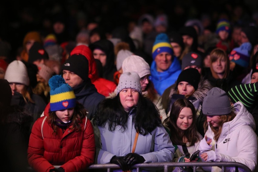 Kiermasz w hali sportowej przy ulicy braci Mieroszewskich i...