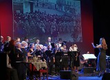  „Powróćmy jak za dawnych lat” koncert chóru Tibi Mariae, Sweet Accordion i Marcina Pomykały w Grudziądzu. Zobacz zdjęcia