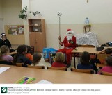 Mikołaj z opaską ONR rozdawał prezenty. "Opaska została nałożona tylko do zdjęcia"