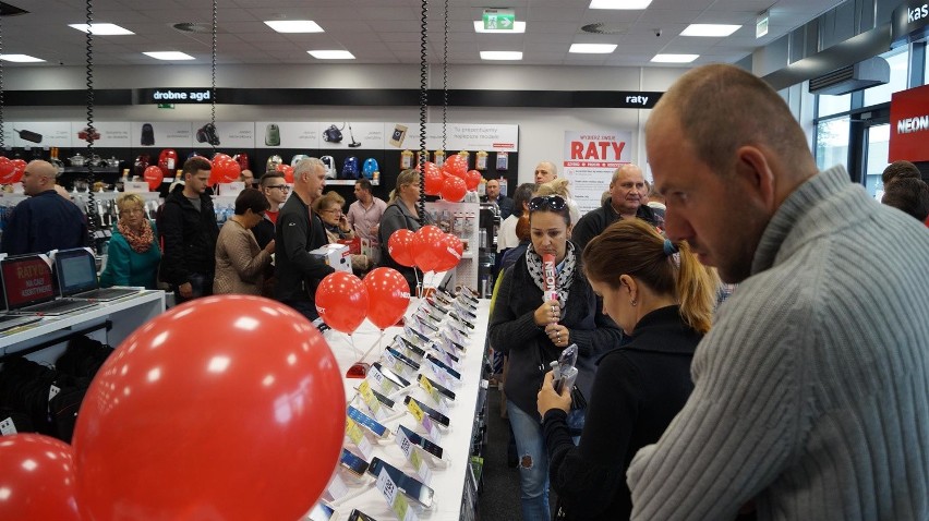 Szturm na Neonet w Częstochowie. Rozdawali bony dla...