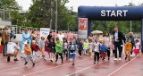 Z inicjatywy Rotary Club, w Inowrocławiu przedszkolaki pobiegły dla rodzin poległych ukraińskich saperów [zdjęcia, wideo]