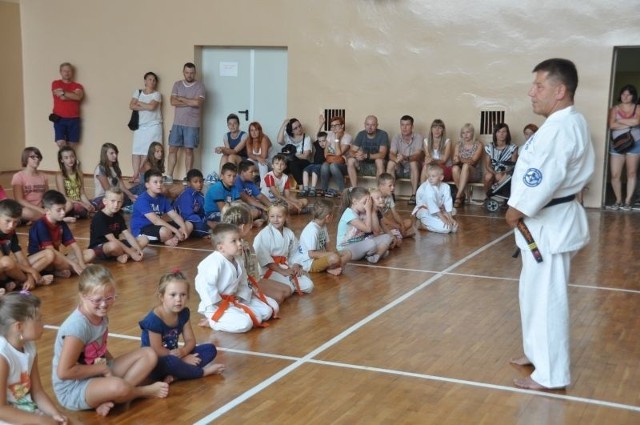 Letnia Akademia Karate w Skarżysku potrwa do 28 sierpnia.