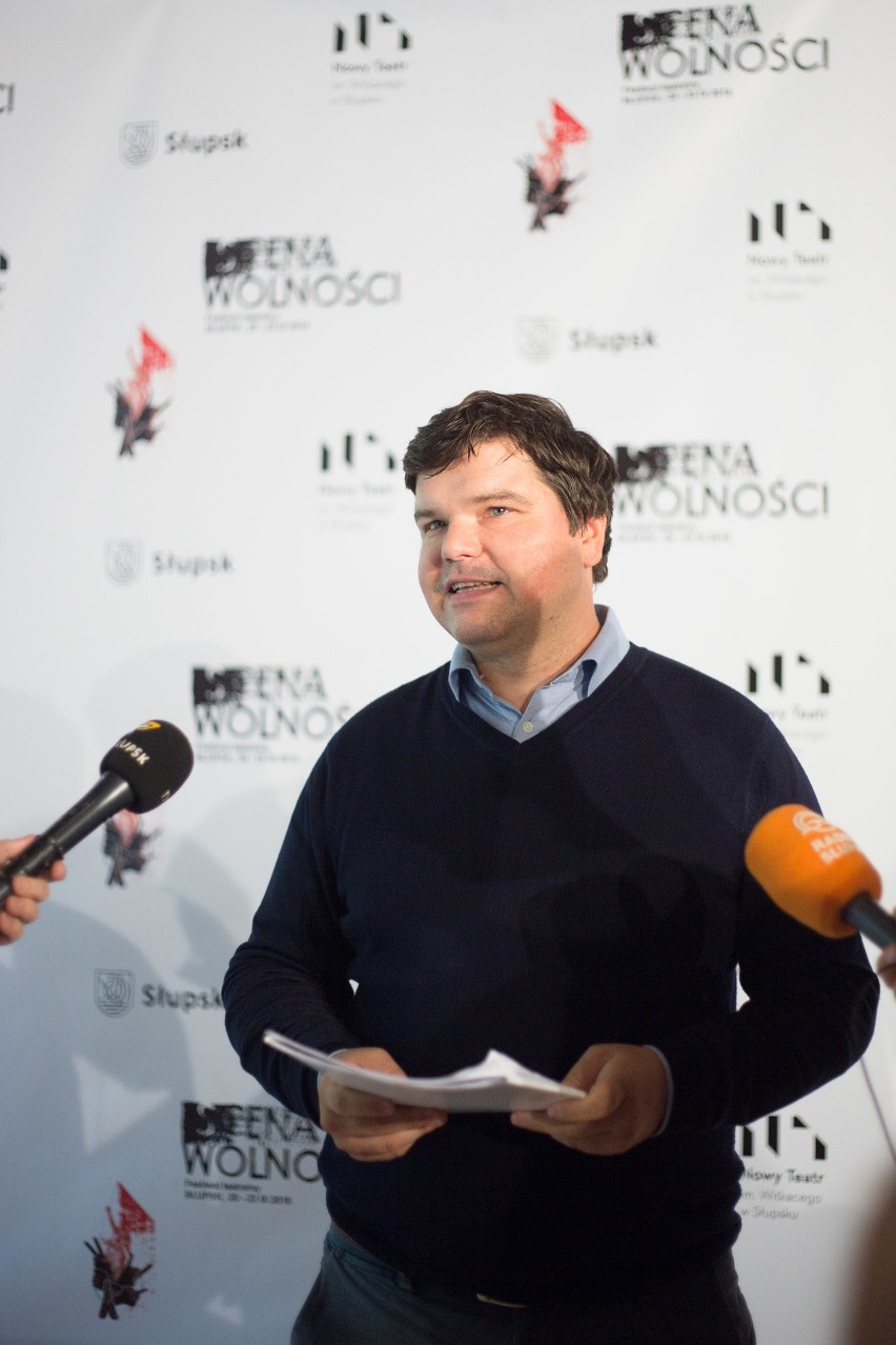 Dominik Nowak podczas konferencji prasowej.
