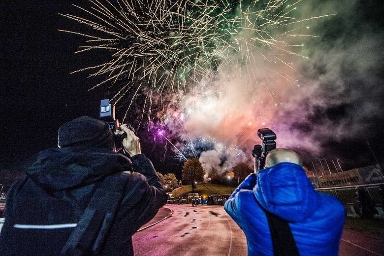 Start i metę biegu wytyczono znów na stadionie ZOS „Bałtyk”....