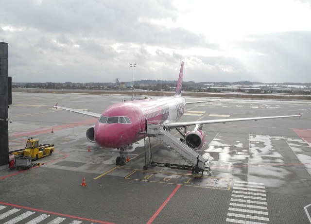 Gdańskie lotnisko jest drugą, po Warszawie, polska bazą dla samolotów linii Wizz Air.