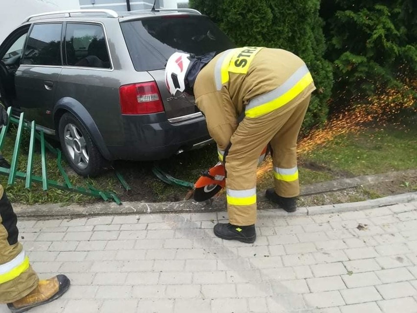 Na miejsce udali się strażacy z OSP Letniki, którzy...