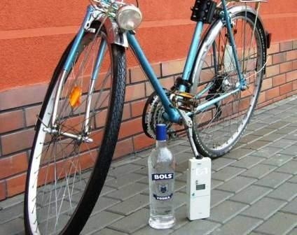Pijany rowerzysta miał ponad 3 promile alkoholu we krwi.