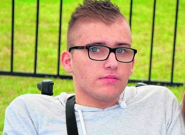 Mateusz Dobrasiewicz leci do Stanów Zjednoczonych po nowe życie. Przejdzie tam operację rekonstrukcji kręgosłupa.  