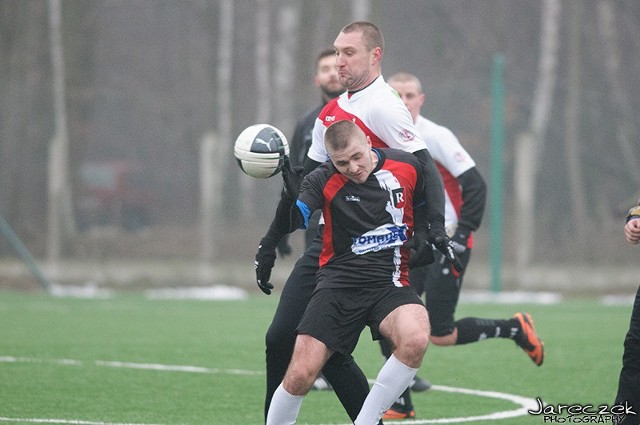 Łódzki Klub Sportowy pokonał w pierwszym zimowym sparingu czwartoligowy LKS Rosanów (na zdjęciu m.in. Marcin Zimoń)