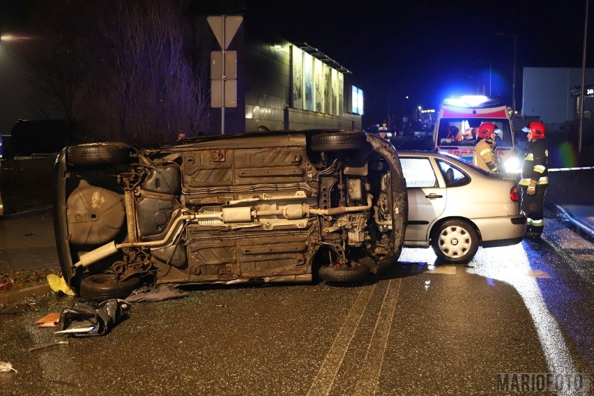 Kolizja trzech samochodów przy Centrum Wystawienniczo-Kongresowym w Opolu