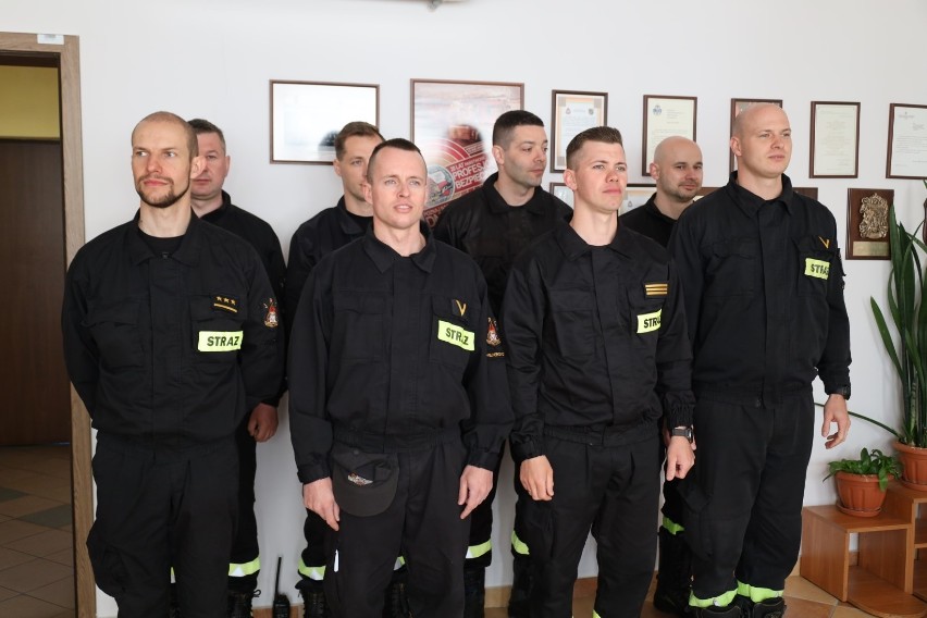 4 maja 2023 r. strażacy w Wejherowie uroczyście...