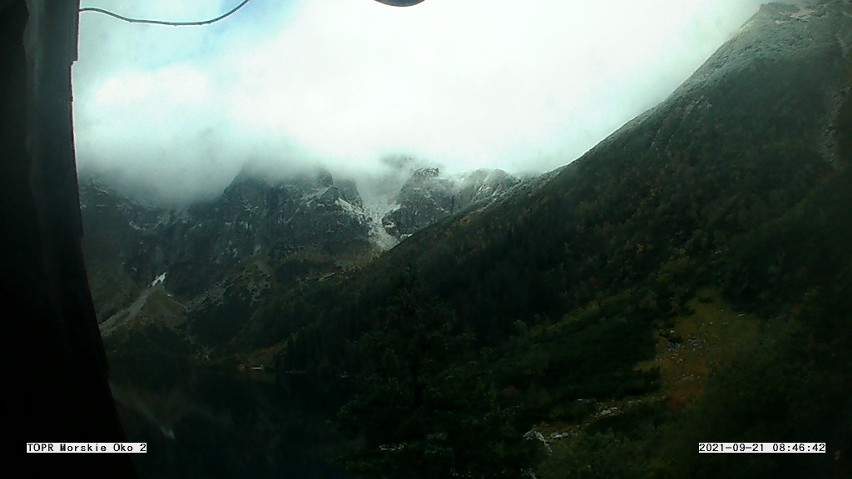Tatrzańskie szczyty znów białe. W górach wyjątkowo chłodna noc. Temperatura spadła do minus 5 stopni