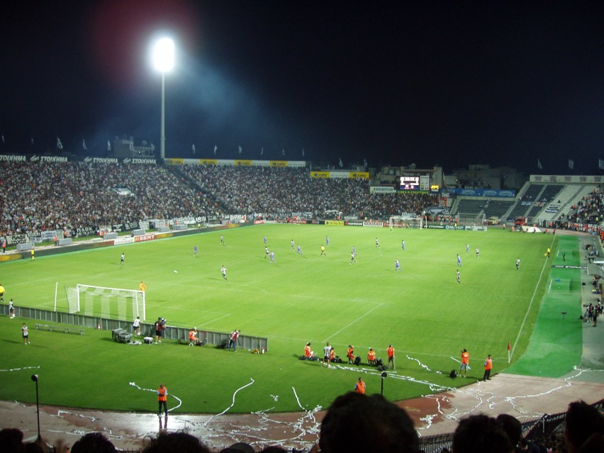 Stadiony w niewielkiej stosunkowo Grecji nie są...