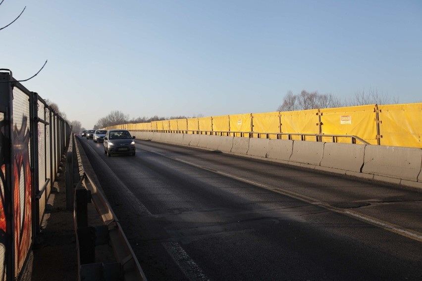 Burzą wiadukt na remontowanej DK 94 w Dąbrowie Górniczej