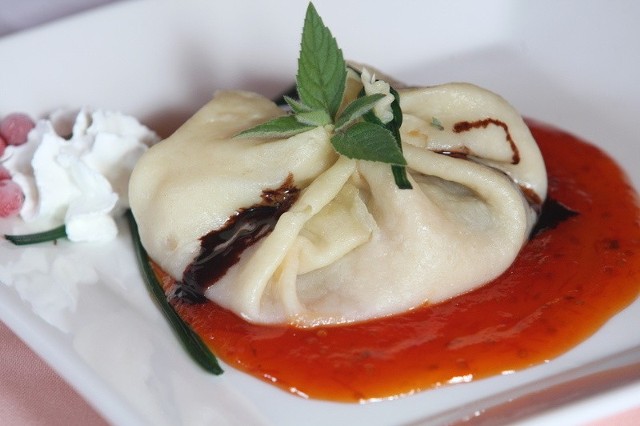 Restauracja Cafetin w Suchedniowie zaprasza na smaczne dania na słodko &#8211; naleśniki z melonem i rodzynkami z dżemem pomidorowym