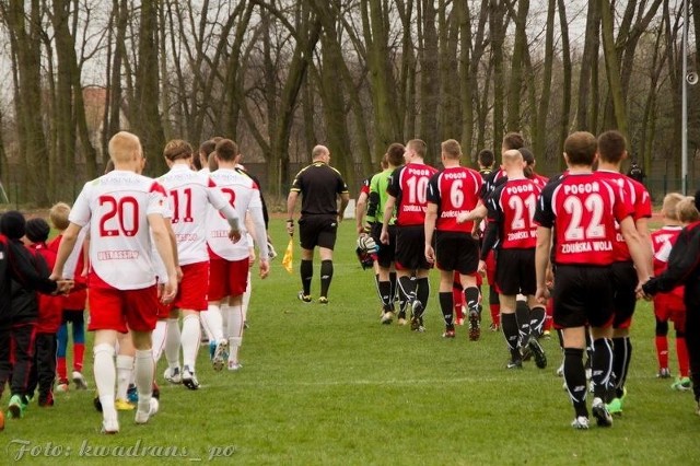 Łódzki Klub Sportowy zwyciężył w pierwszym wyjazdowym spotkaniu. W Zduńskiej Woli pokonał miejscową Pogoń 1:0 po golu Aleksandra Ślęzaka.