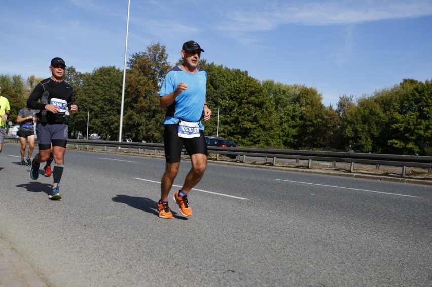 Uczestnicy Maratonu Warszawskiego 2018. Więcej zdjęć...