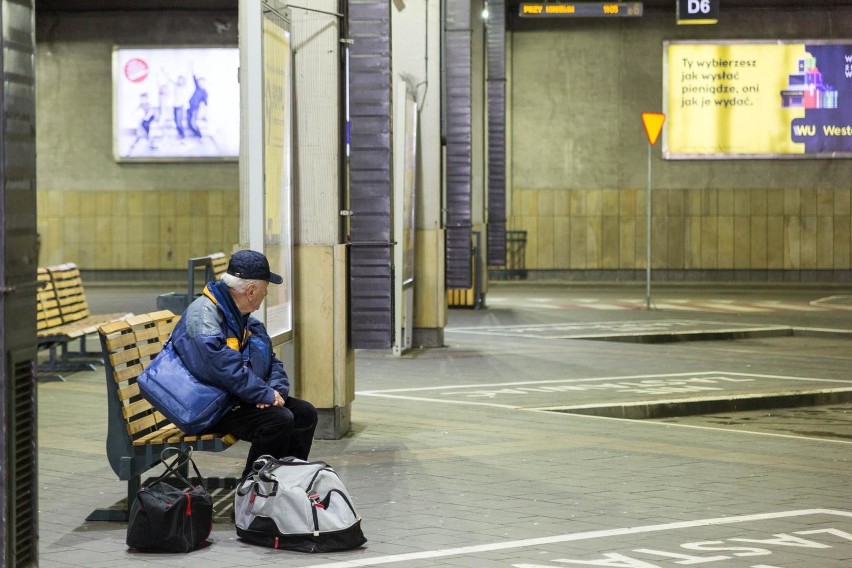 Gorzej może być z mniejszymi centrami, zarządzanymi przez...